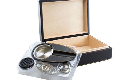 Humidor mit GeschenkSet - schwarz, spanischer Zeder, für 30 Zigarren - Achenty!